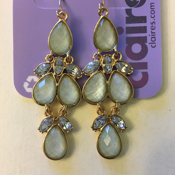 Reduced NWT CLAIRE'S earrings - 1 dangly & 1 post - sparkly - Picture 2 of 3